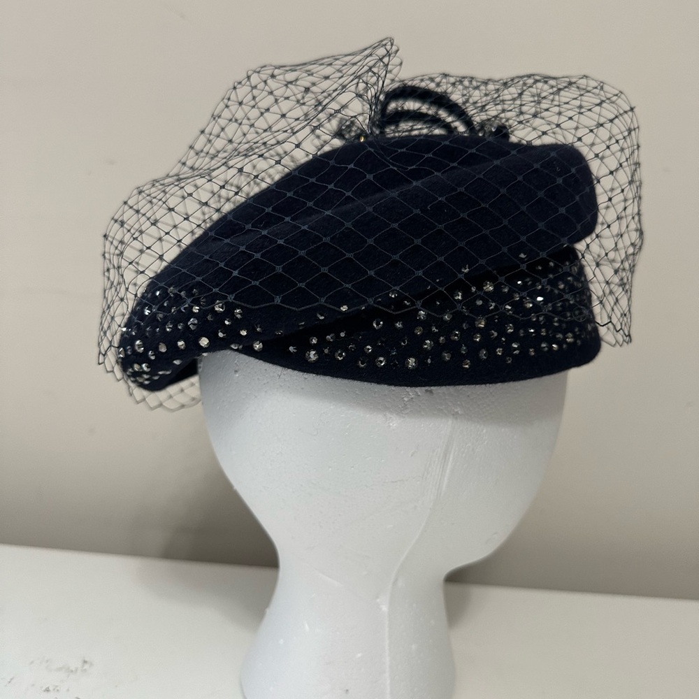 Diva blue Rabbit Hair pillbox hat with a net veil and rhinestone embellishment - Picture 4 of 12